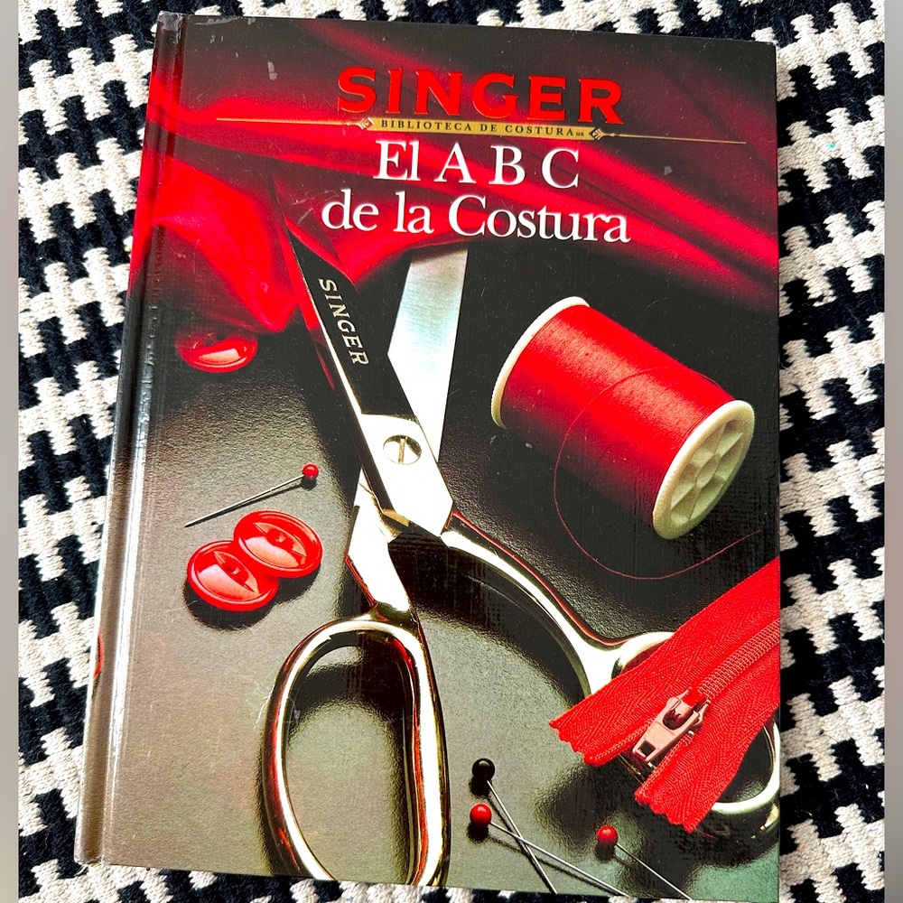 Vintage Singer El ABC De La Costura Sewing Hard Cover Book Spanish Version